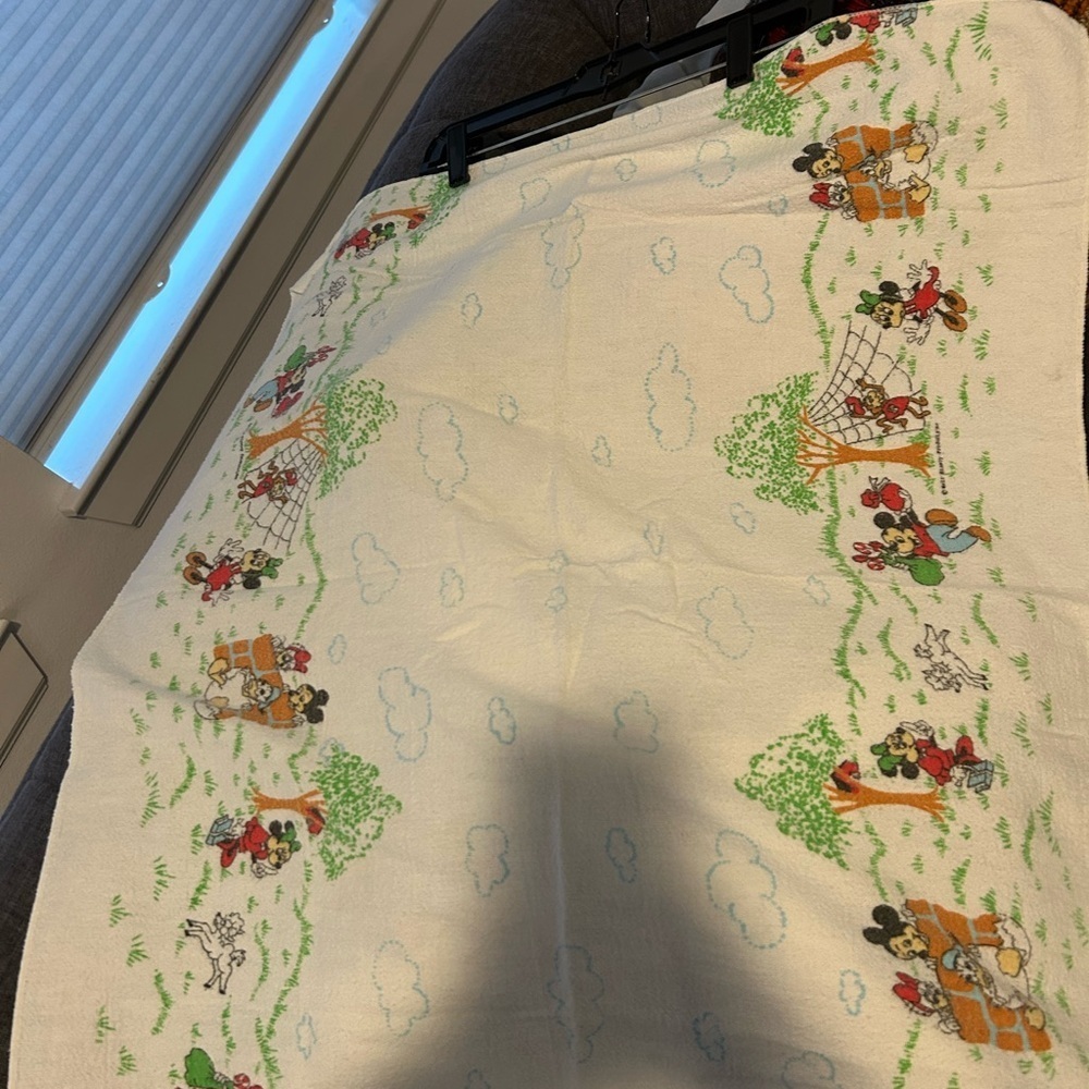 Vintage Mickey Mouse baby receiving blanket 30x40 GUC